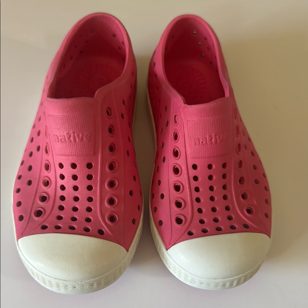 Native Jefferson size C 8 Pink Perforated Slip-Ons